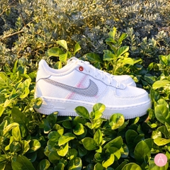 [AV0743-100] K NIKE AIR FORCE 1 LV8 LOW WHITE OFF NOIR HYPER CRIMSON GREY