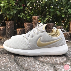 [844931-011] W NIKE ROSHE TWO GOLD