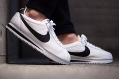 [819719-100] M NIKE CORTEZ WHITE BLACK