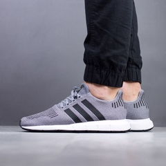 [CQ2115] M ADIDAS SWIFT RUN GREY DARK BLACK