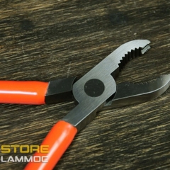 Kìm vặn đầu ốc vít bị toè đầu Fujiya SP26-175