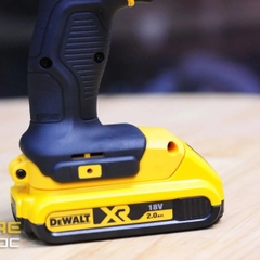 Máy bắn bu lông pin Dewalt DCF880D2 18V