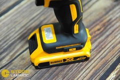 Máy cắt rung pin Dewalt DCS355D2 18V