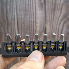 Bộ mũi khoan và mũi bắn vít Dewalt 75 chi tiết DT70764-QZ