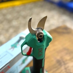 Thân máy cắt cành dùng pin 20V DCA ADYD25Z