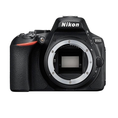 NIkon D5600 ( Body )