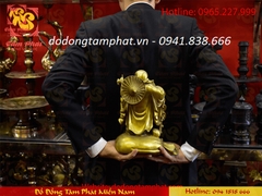 Tượng đồng Phật Di Lặc gánh tiền hun xanh giả cổ