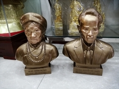 Đúc Tượng Chân Dung Cụ Ông Cụ Bà Bằng Đồng Theo Yêu Cầu