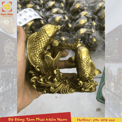Tượng cá chép nhả ngọc bằng đồng vàng