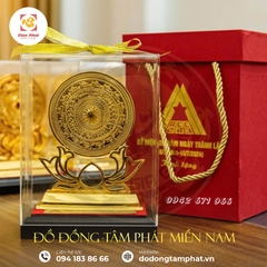 Quà tặng để bàn - Mặt trống đồng đế sen mạ vàng 24k