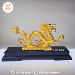 Tượng rồng cầm ngọc bằng đồng mạ vàng