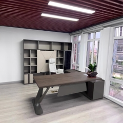 Bàn Giám Đốc Chân Sắt Nhập Khẩu BNK-001