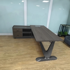 Bàn Giám Đốc Chân Sắt Nhập Khẩu BNK-001