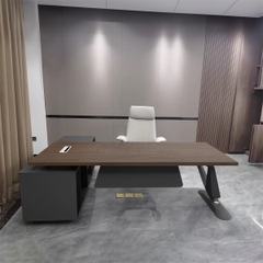 Bàn Giám Đốc Chân Sắt Nhập Khẩu BNK-001