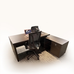 Bàn giám đốc BGD071