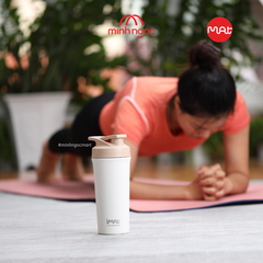 Cốc Lắc Thể Thao IMat 600ml Kèm Bóng Lò Xo