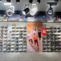 Đèn LED ZALAA Rọi Ray: Giải pháp chiếu sáng hoàn hảo cho showroom và shop thời trang