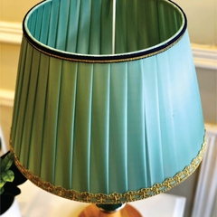Đèn bàn chao vải xanh 3195