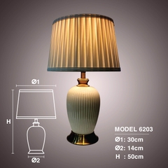 Đèn bàn thân sứ trắng 6203