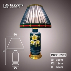 Đèn bàn thân sứ đắp hoa nổi cao cấp 8903