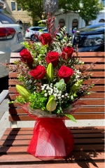 VD vase box 6 red rose with oriental lyly