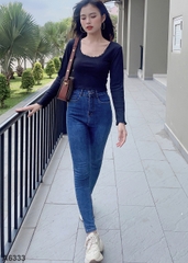 Áo croptop viền ren tay dài đen A6333