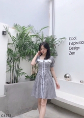 Đầm caro phối cổ trắng C1373