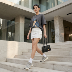 Áo thun nữ LOREN Taylo cá tính A21077