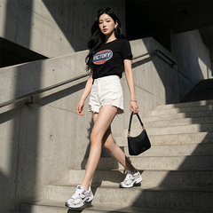 Áo thun nữ LOREN Regular Victory A21093