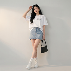 Áo thun nữ LOREN chữ Gust sunday trắng A2744