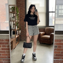 Áo thun nữ LOREN chữ in đen A2751