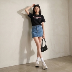 Áo thun nữ LOREN in chữ Bad Decision đen A2773