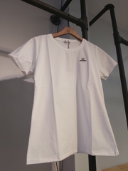 Áo thun nữ chanel nhỏ trắng A2023