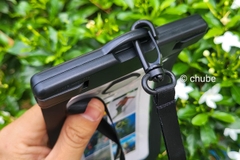 Kinh Nghiệm Dùng Túi Chống Nước Điện Thoại Khi Đi Biển