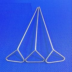 Que cấy tam giác bằng inox