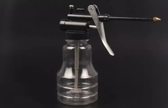 Vịt tra dầu 250ml bằng nhựa