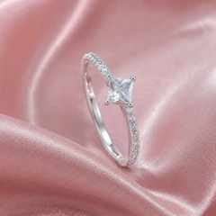Nhẫn Nữ Bạc Ý - Solitaire Chấu Tam Giác - NNBI043