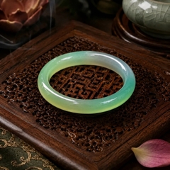 Vòng Đá Chalcedony Xanh Lá Bản Hẹ Mẫu 1 - VDQ006