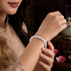 Vòng Đá Chalcedony Trắng Bản Đũa 6mm - VDQ007