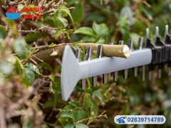 Máy cắt tỉa hàng rào dùng pin Bosch GHE 18V-60  (Chưa pin, sạc) Mã 06008C9000