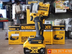 Máy siết bu lông dùng pin DeWALT DCF922N (chưa pin + sạc)