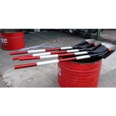 Xẻng chữa cháy sơn trắng đỏ