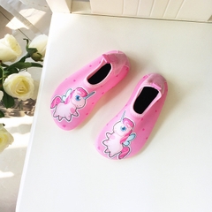 Giầy đi biển cho bé chống trơn trượt họa tiết siêu dễ thương