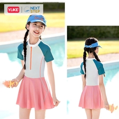 Đồ bơi bé gái, liền than tay ngắn hiệu YUKE phối váy, chất vải co giãn size cho bé từ 13-35kg.