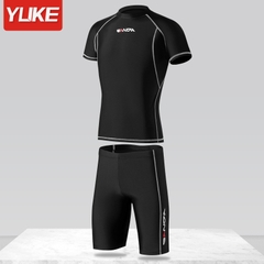 Quần bơi nam lửng kín đáo có lớp lót bên trong phối combo