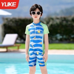 Đồ bơi liền thân bé trai họa tiết đại dương tay ngắn, khóa kéo trước tiện lợi – Hiệu YUKE