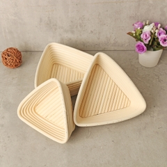Wholesales Vietnam Handicraft White Rattan Triangle Dough Proofing Bread Basket Set of 3 Sizes for Baking Baguete