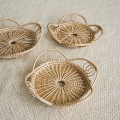 A set of 4 Round Flowers Hand Woven Rattan Placemat for Home Decor with Heat Resistant made in Vietnam