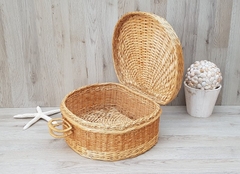 Vintage Wicker Picnic Basket, Hamper, Rattan Picnic Basket, Complete Picnic Basket, Farm House decor, Coastal décor