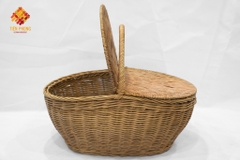 vintage rattan basket for picnic